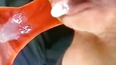 Charmiga flickan Baby Nicols rider stor kuk i POV scen